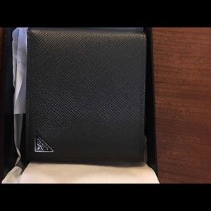 Prada Saffiano Men’s wallet